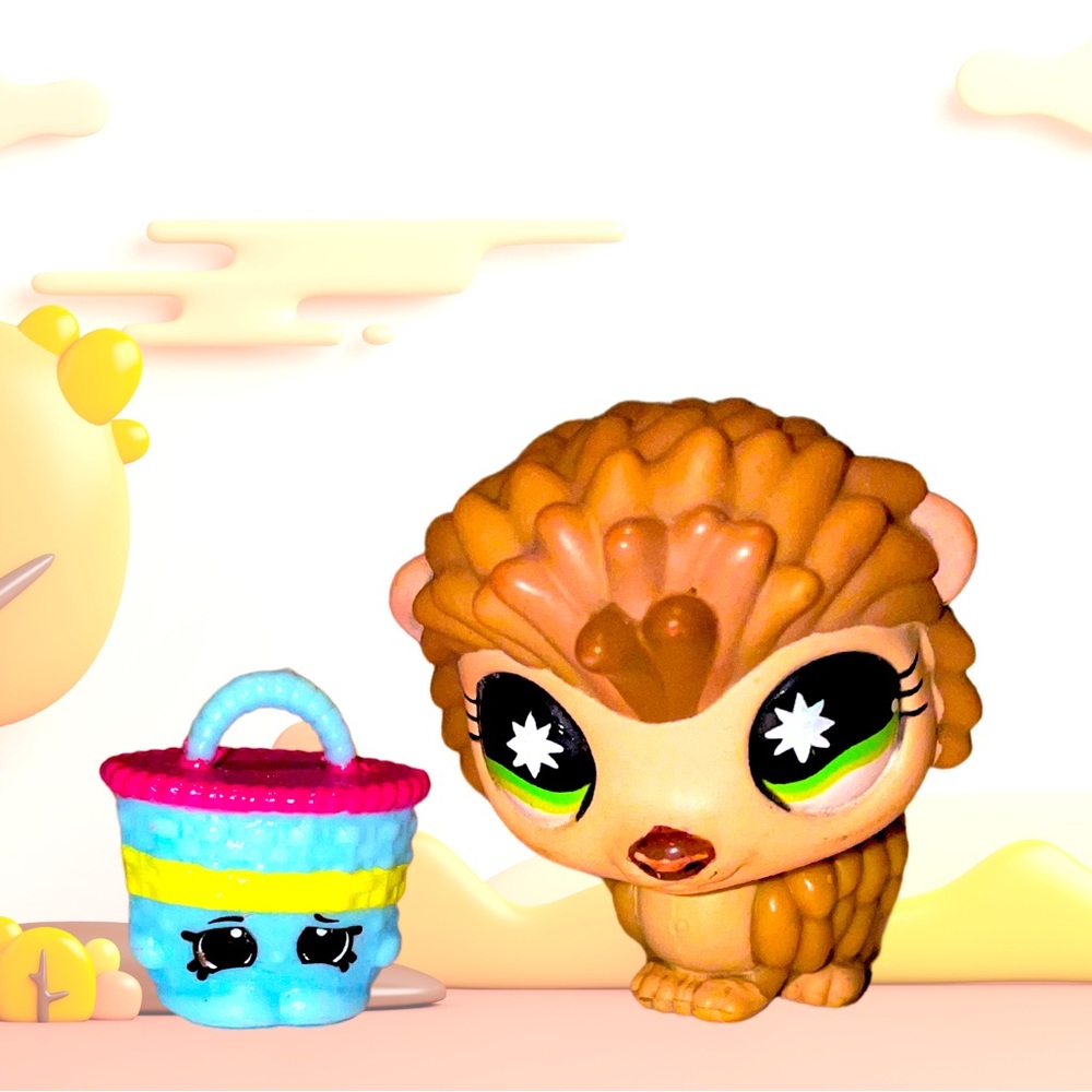 LPS hedgehog and shopkin accessory